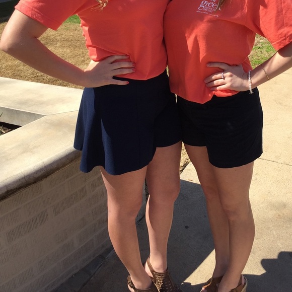 ~Sis • Sis~ Navy flowy shorts. Size Small - Picture 4 of 4